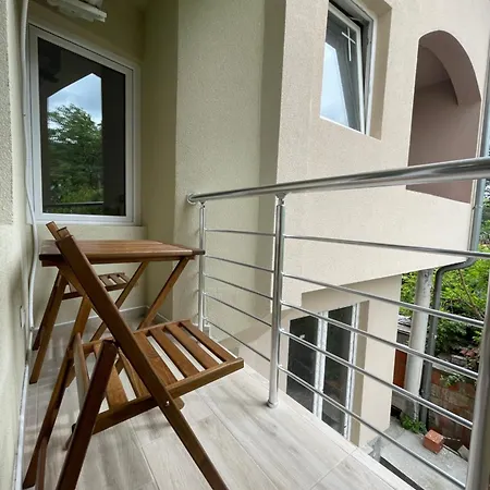 アパート Videnovic